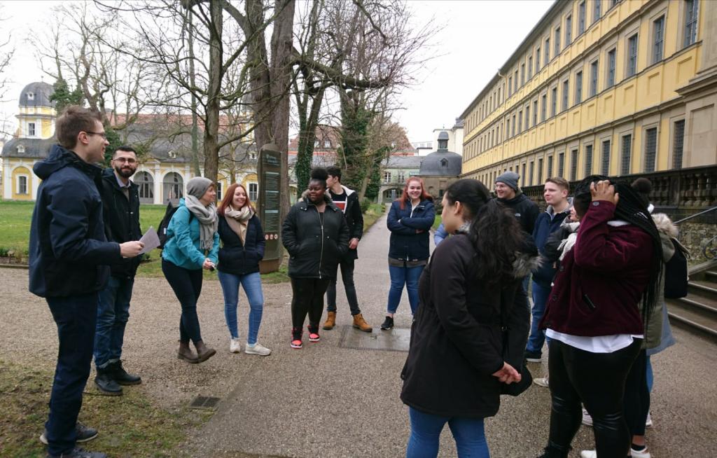 Die Jugend für den Frieden aus Deutschland auf dem Weg zum europäischen Treffen der Global Friendship in Amsterdam